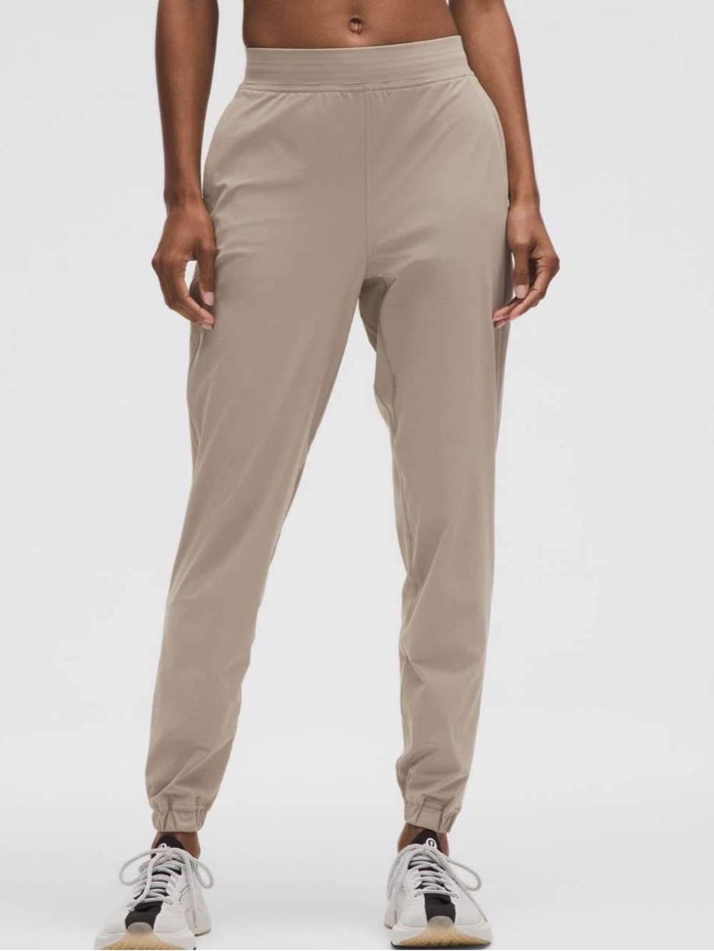 Lululemon Adapted State High-Rise Jogger *Short
Warm Ash Grey Size 4 - Picture 14 of 15